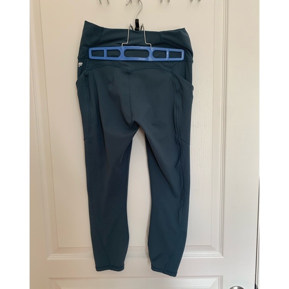 Fabletics pureluxe 3/4 leggings - Picture 2 of 3